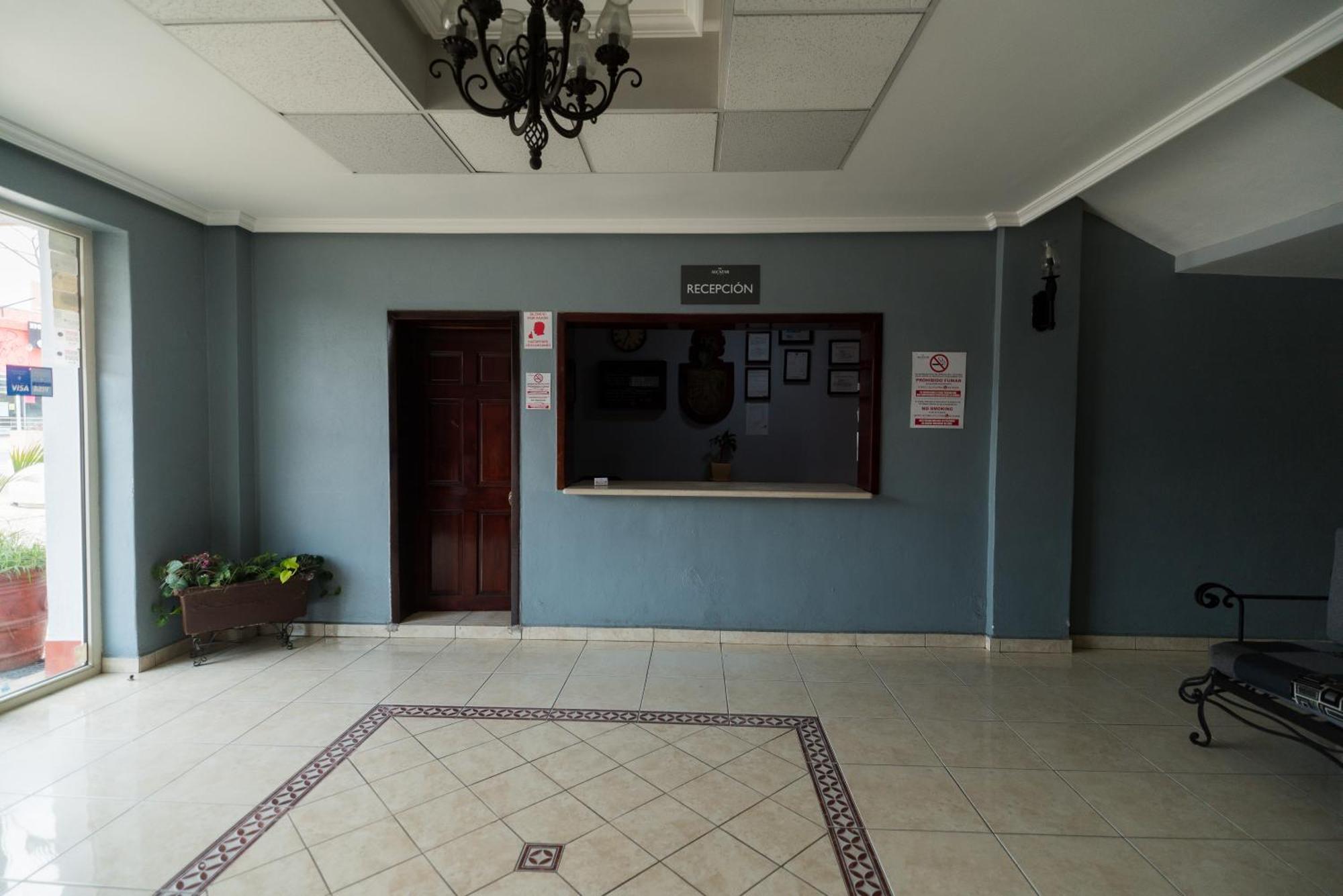 Hotel Alcazar - Guadalajara Centro Historico Екстер'єр фото