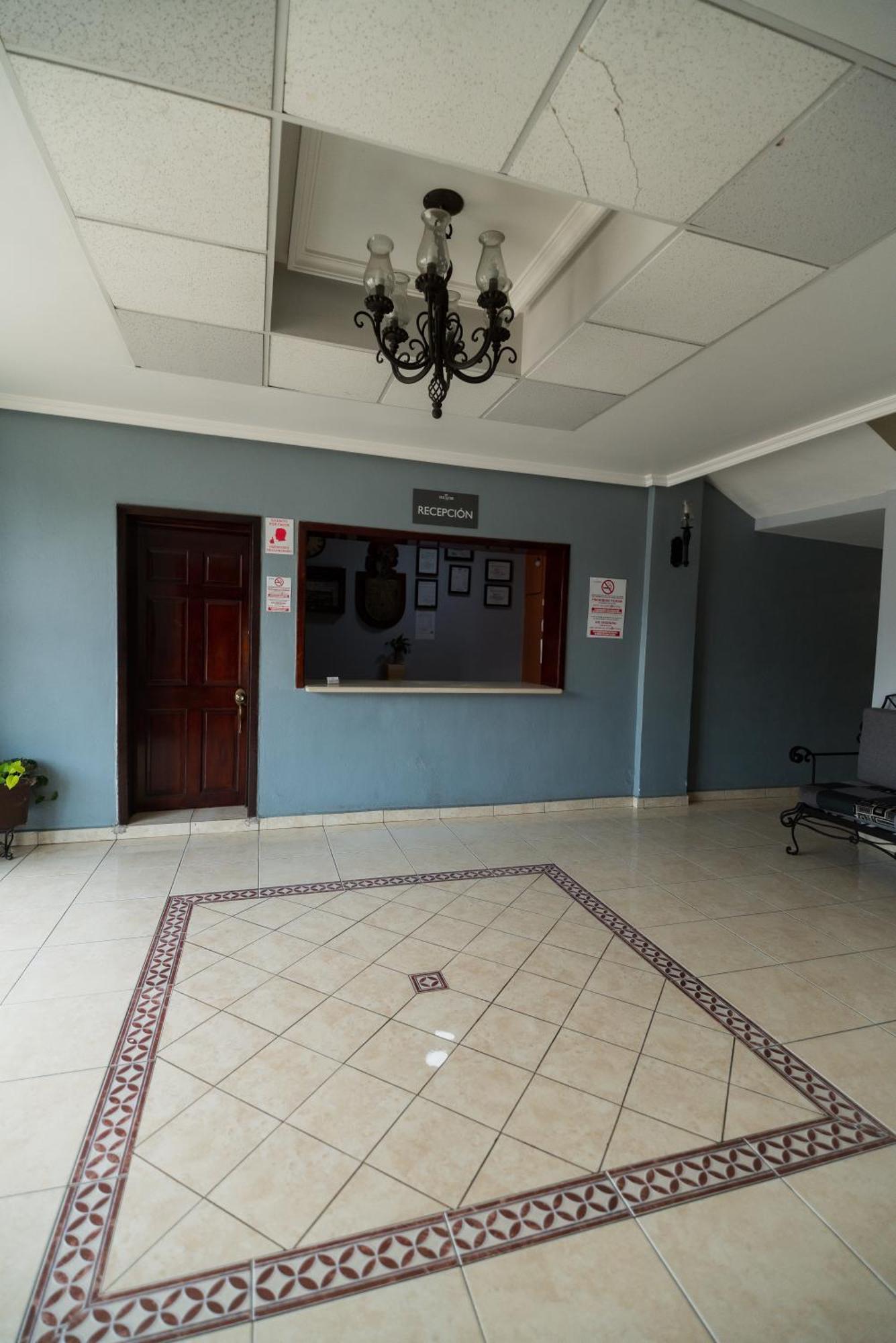 Hotel Alcazar - Guadalajara Centro Historico Екстер'єр фото