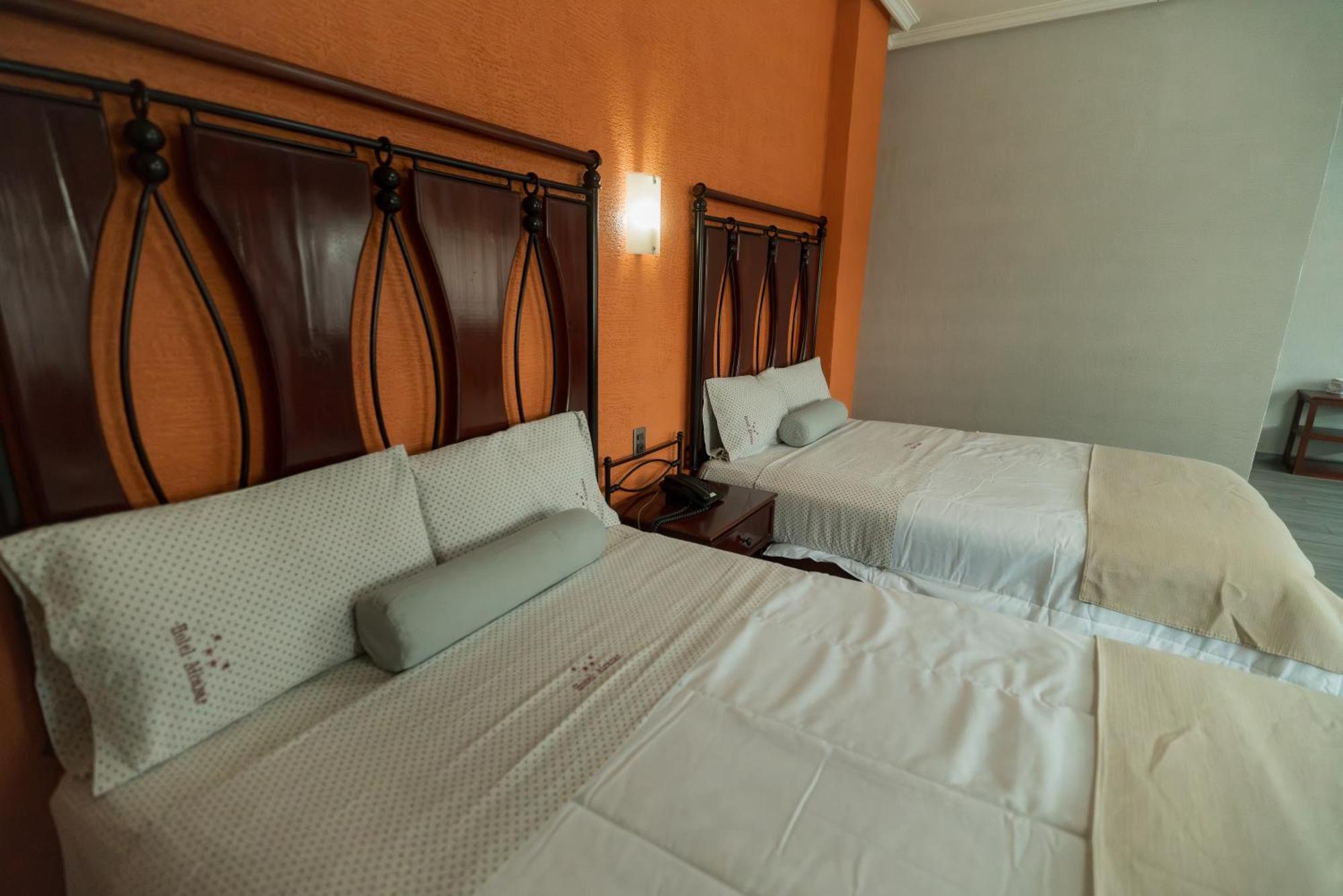 Hotel Alcazar - Guadalajara Centro Historico Екстер'єр фото
