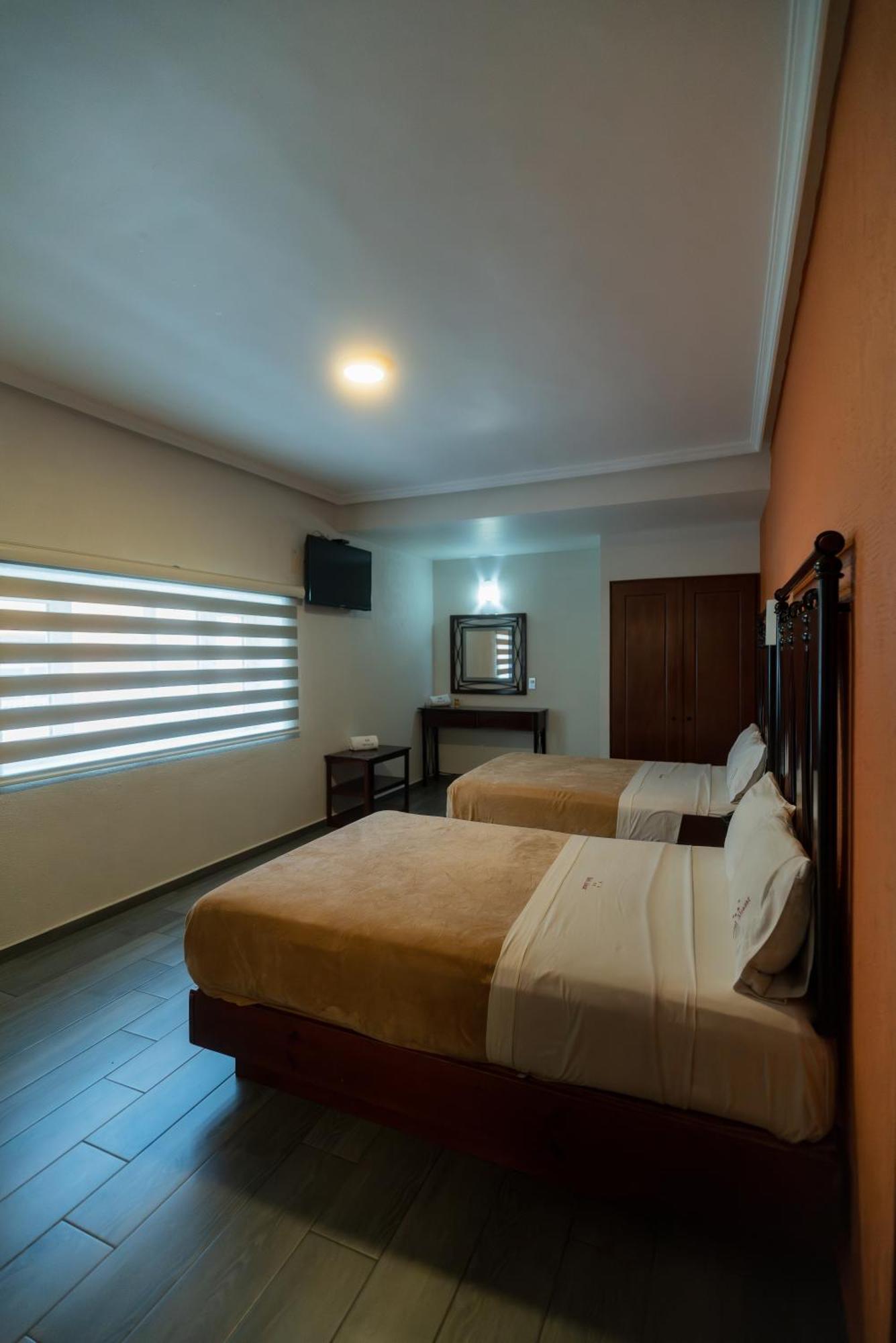 Hotel Alcazar - Guadalajara Centro Historico Екстер'єр фото