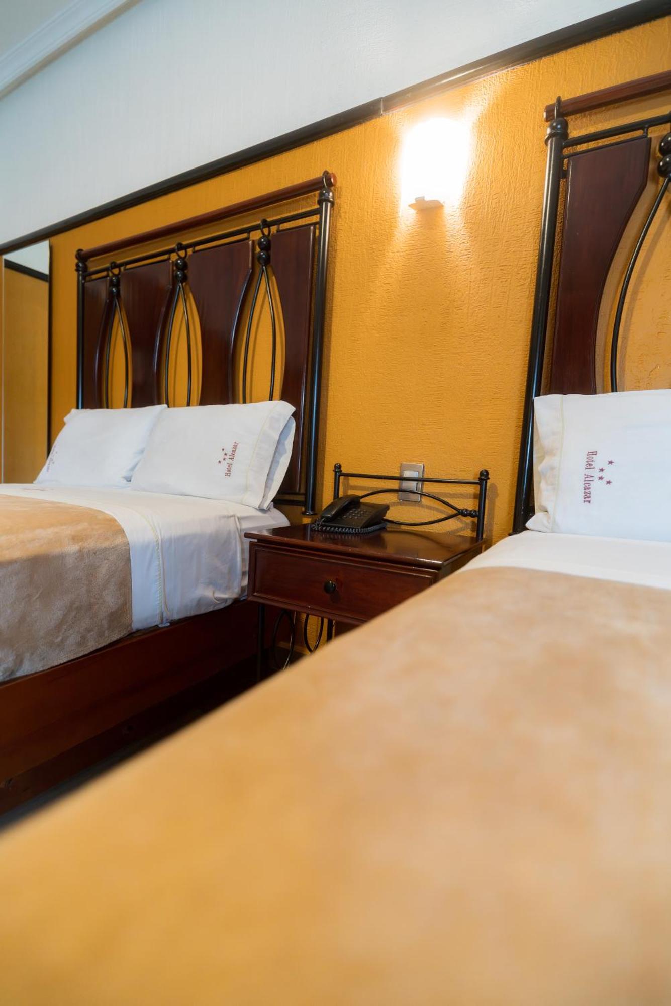 Hotel Alcazar - Guadalajara Centro Historico Екстер'єр фото